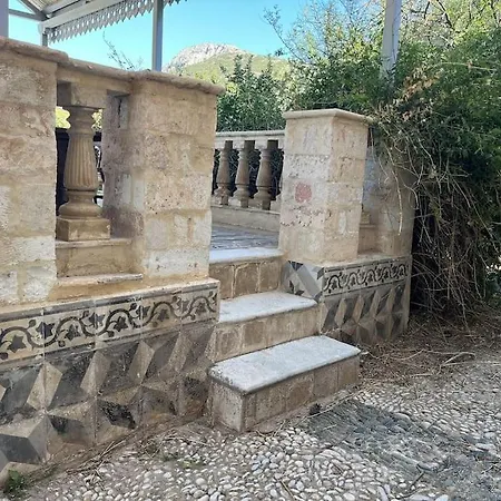 Iren Villa Parakopi